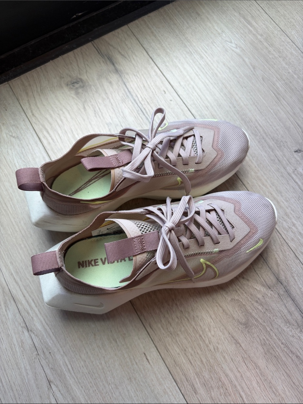 Nike Women’s Vista Lite Dusty Pink Mesh Sneakers